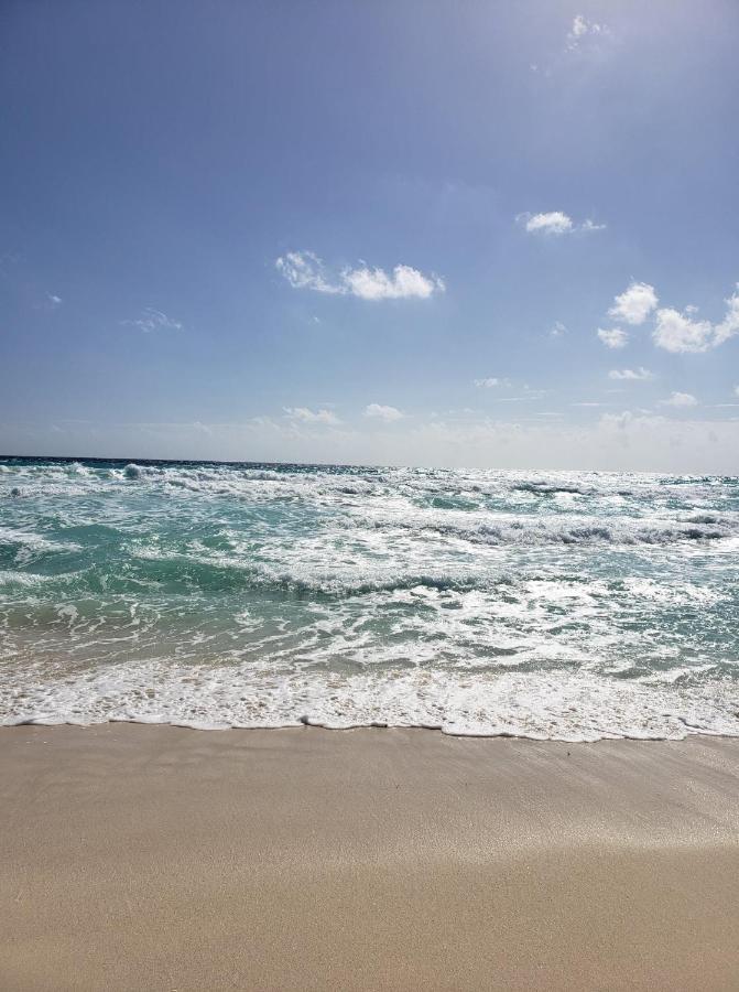 Ocean View Three Bedroom, Three Story Penthouse By The Beach Cancun Exterior photo