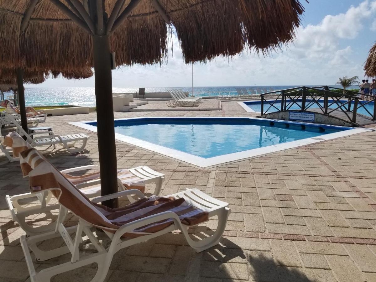 Ocean View Three Bedroom, Three Story Penthouse By The Beach Cancun Exterior photo