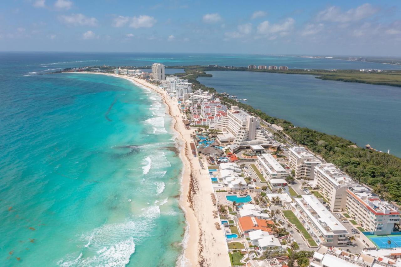 Ocean View Three Bedroom, Three Story Penthouse By The Beach Cancun Exterior photo